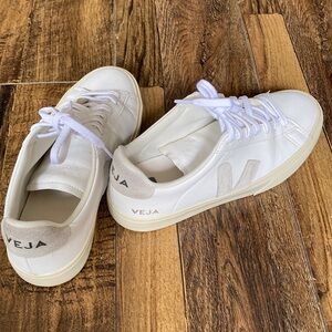 Men’s Veja Leather Shoes Sz 10